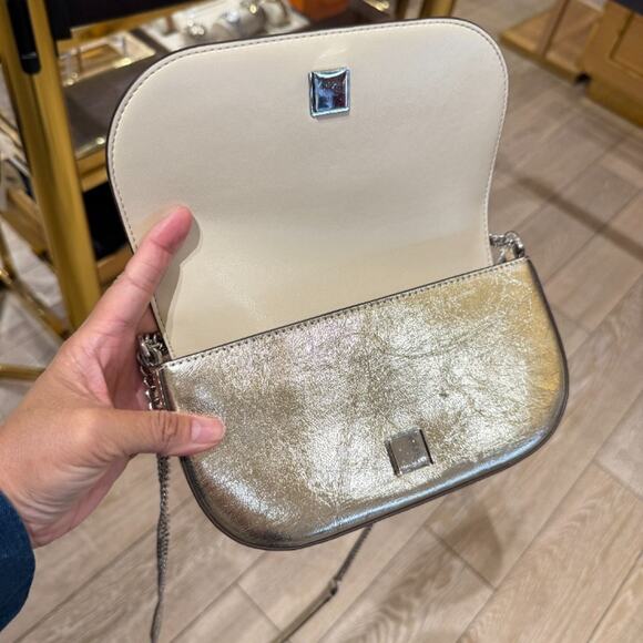 Tory Burch Chelsea Pebbled Leather Crossbody 153567 - Picture 3 of 5